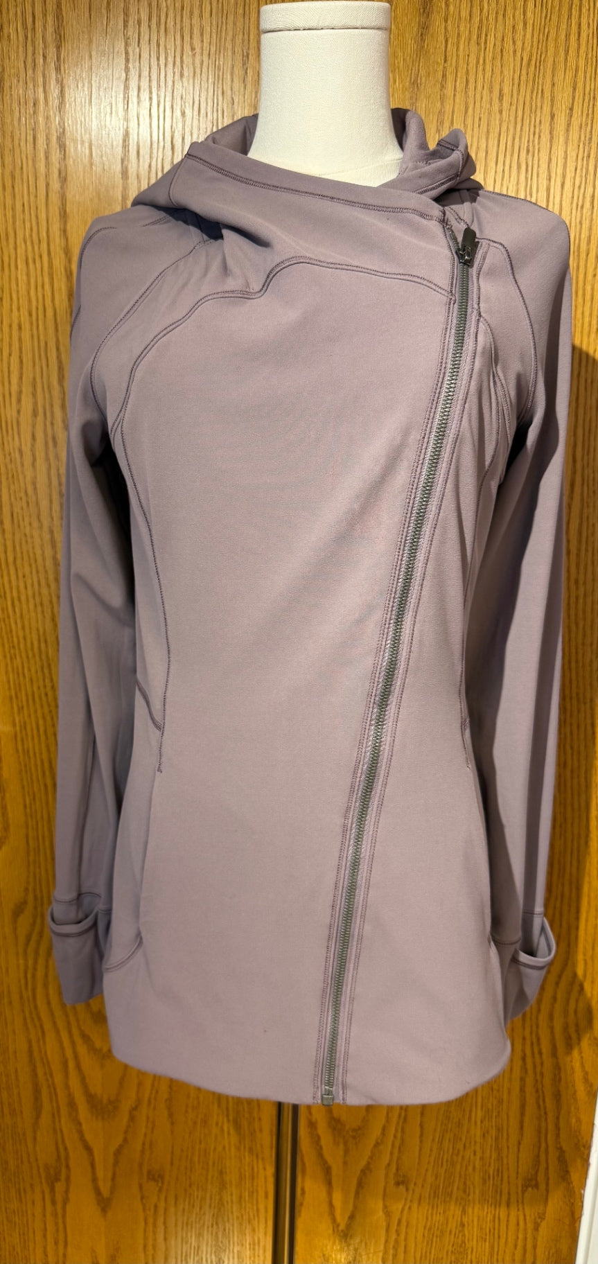 Lululemon Women’s Jackets/Outerware 8 Mauve/Taupe
