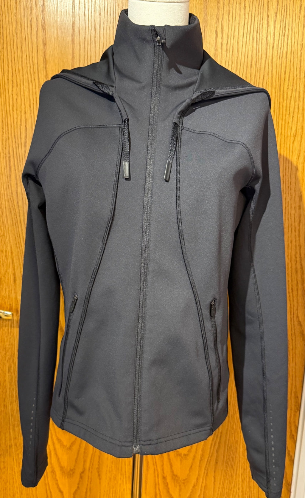 Lululemon Women’s Jackets/Outerware 12 Black