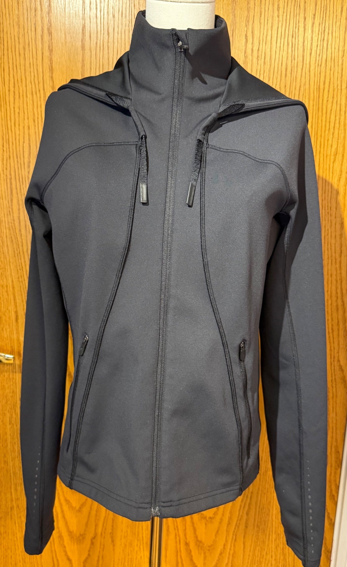 Lululemon Women’s Jackets/Outerware 12 Black